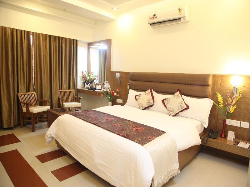 Hotel Poonam Plaza Agra  Eksteriør billede