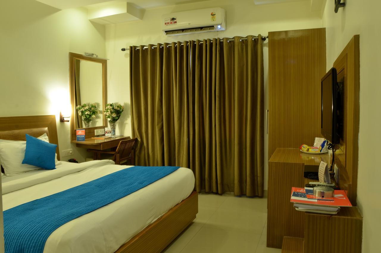 Hotel Poonam Plaza Agra  Eksteriør billede