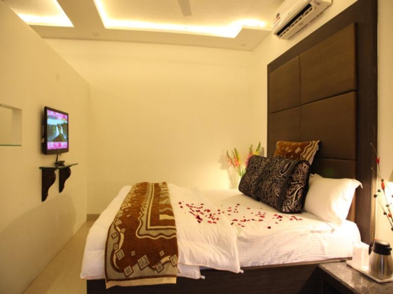 Hotel Poonam Plaza Agra  Eksteriør billede