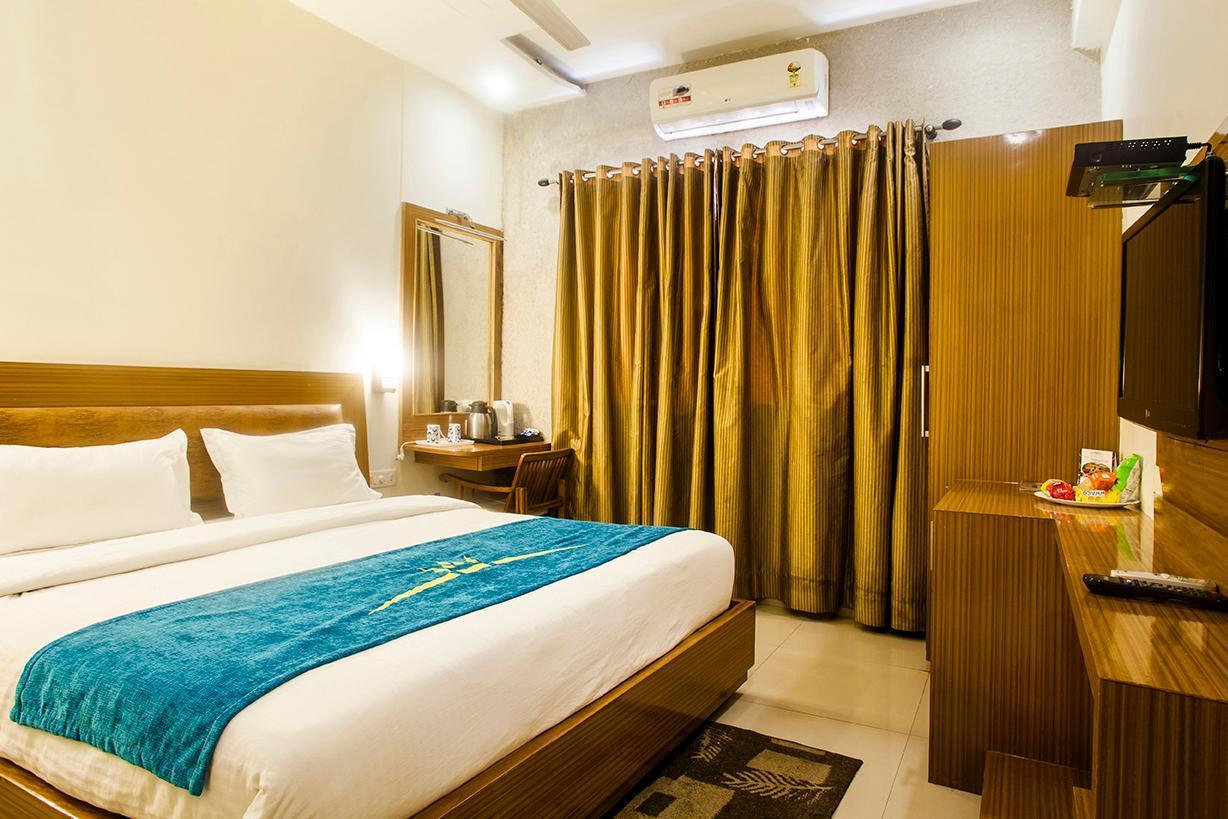 Hotel Poonam Plaza Agra  Eksteriør billede