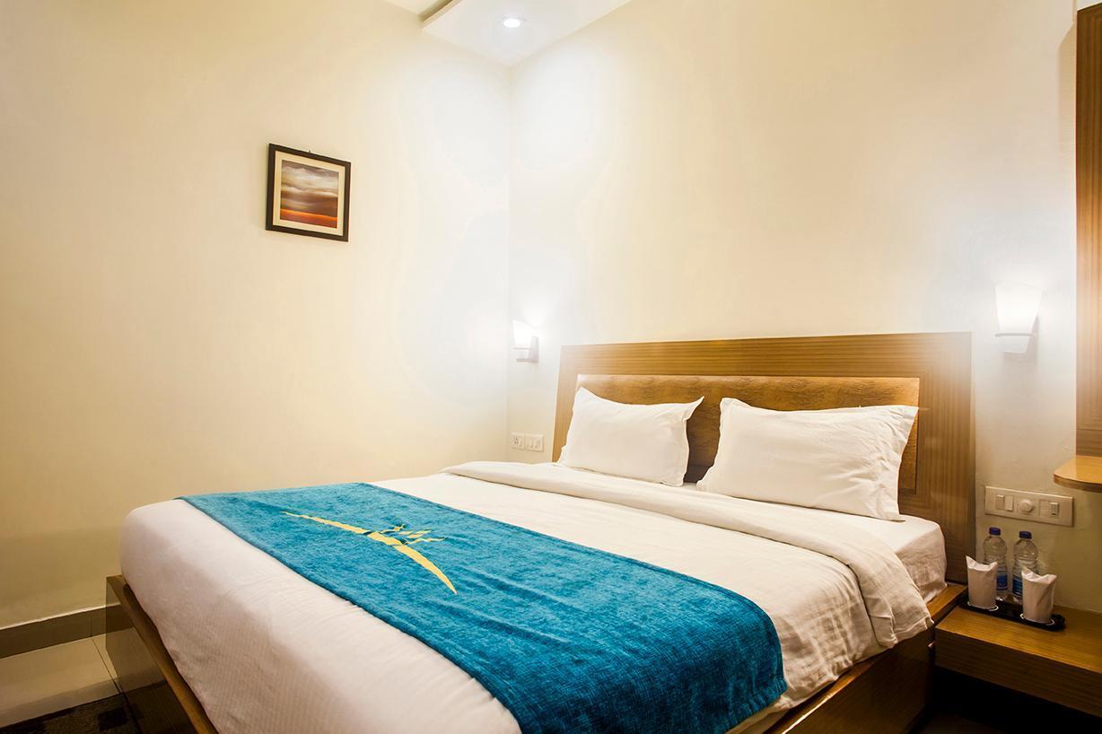 Hotel Poonam Plaza Agra  Eksteriør billede
