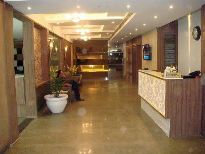 Hotel Poonam Plaza Agra  Eksteriør billede