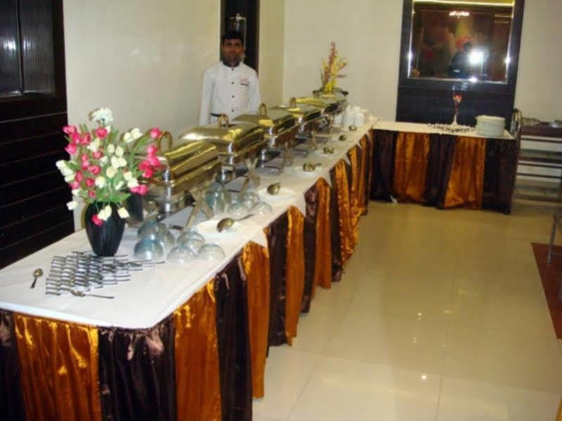 Hotel Poonam Plaza Agra  Eksteriør billede